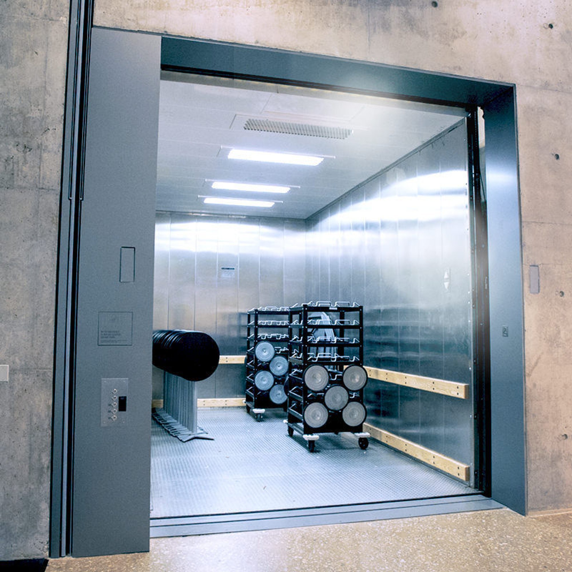 Freight lift